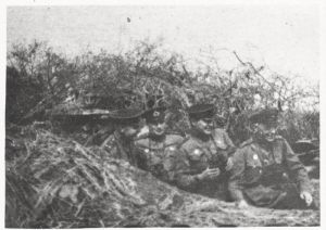 Москвин А.П. на командном пункте полка - 1-й слева